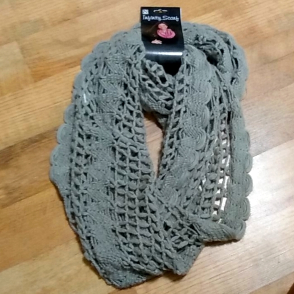 Infinity scarf